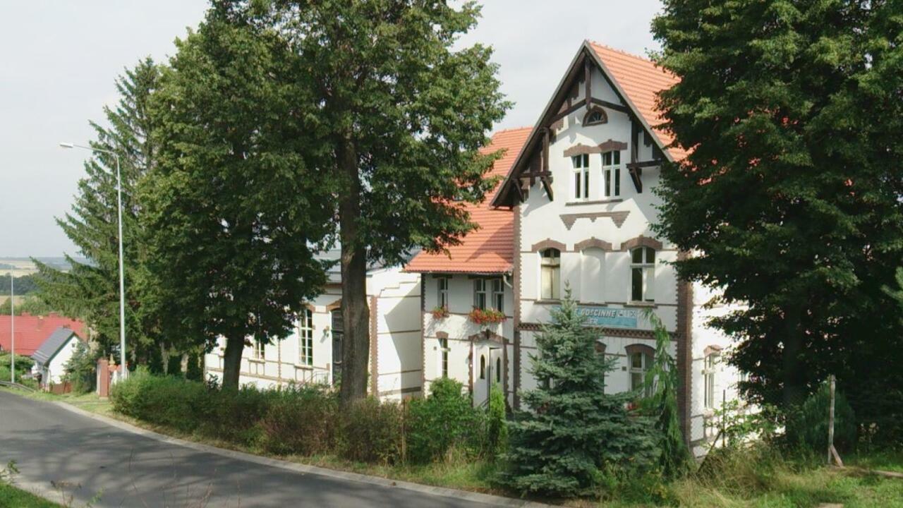 LeśnaDom Pod Orlimi Skalami - Blisko Zamku Czocha公寓 外观 照片